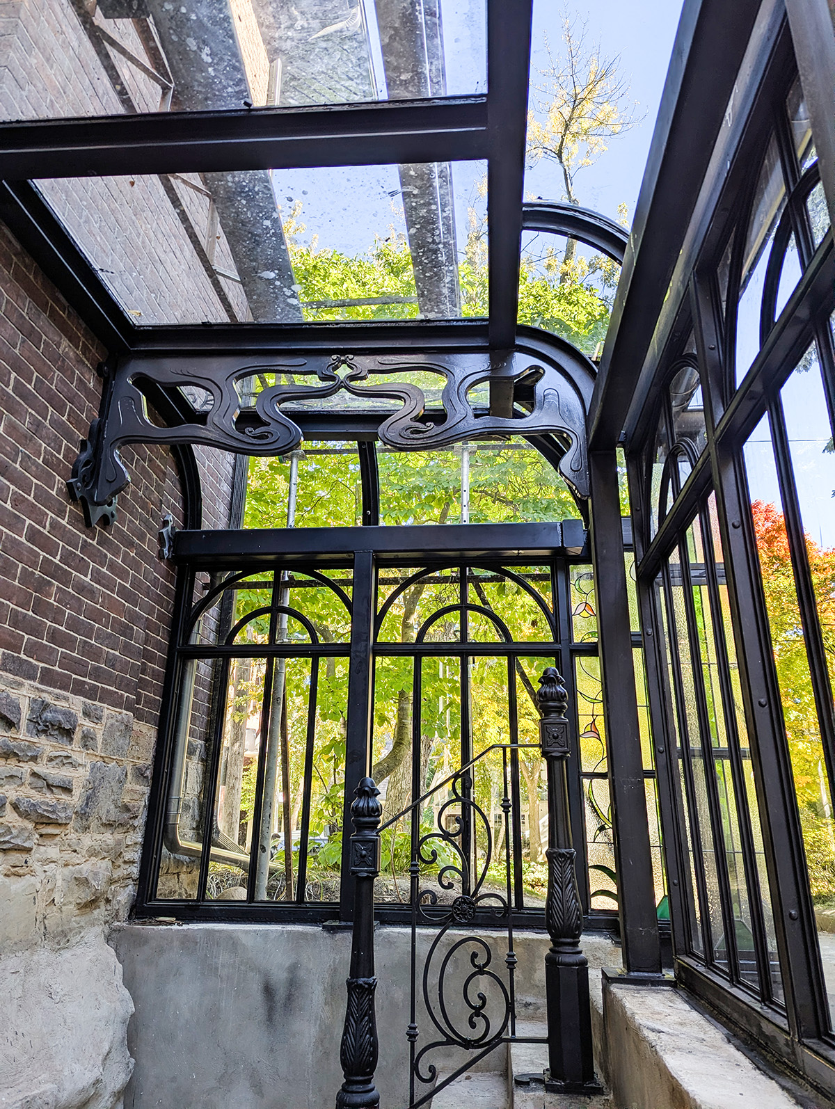 Side Entry by Architect Judy Sanz-Solé
