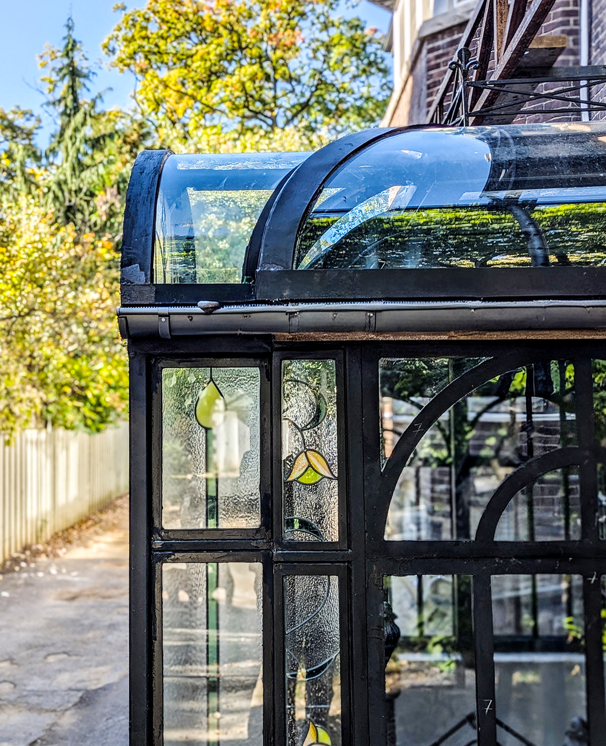 Side Entry by Architect Judy Sanz-Solé